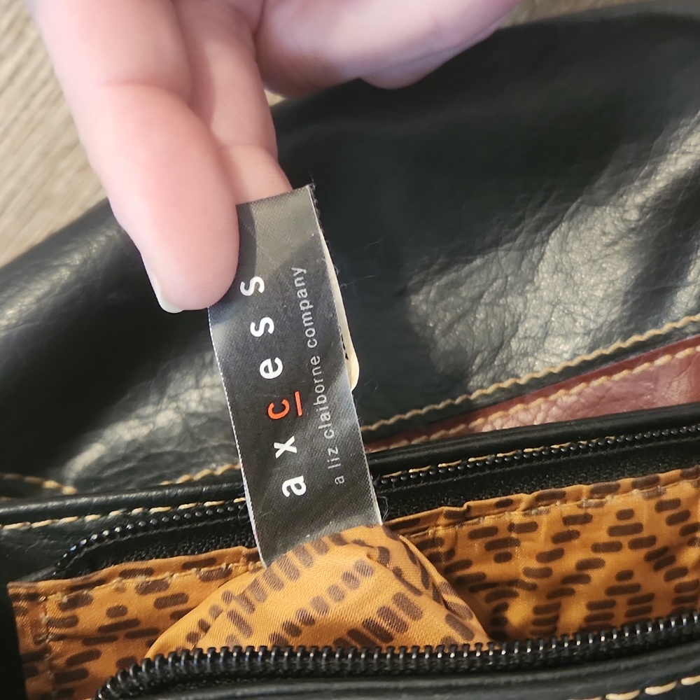 Axcess by Liz Claiborne Purse/Crossbody - Picture 8 of 9